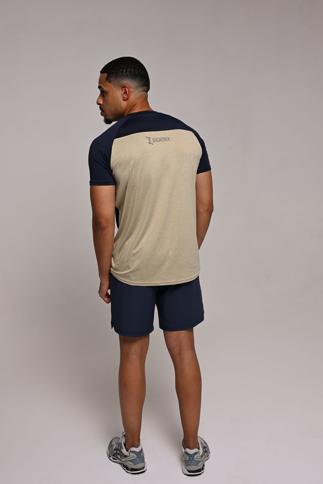 MENS ELITE RANGE T-SHIRT